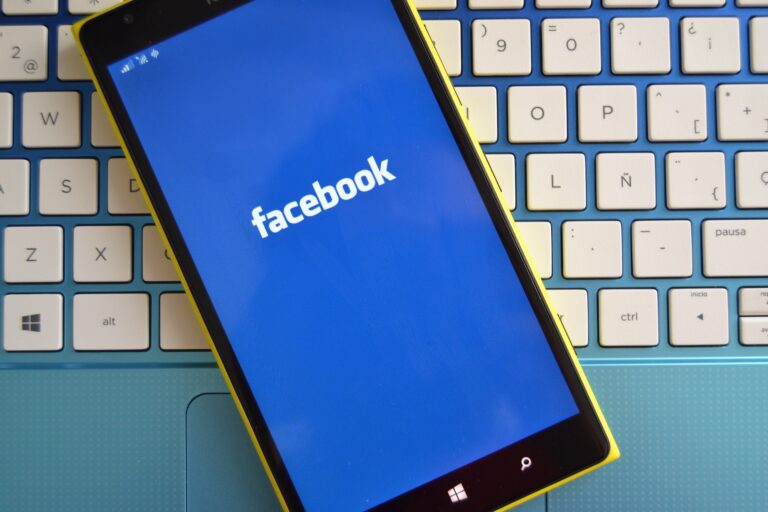 Facebook y Messenger abandonarán Windows 10 Mobile este mes