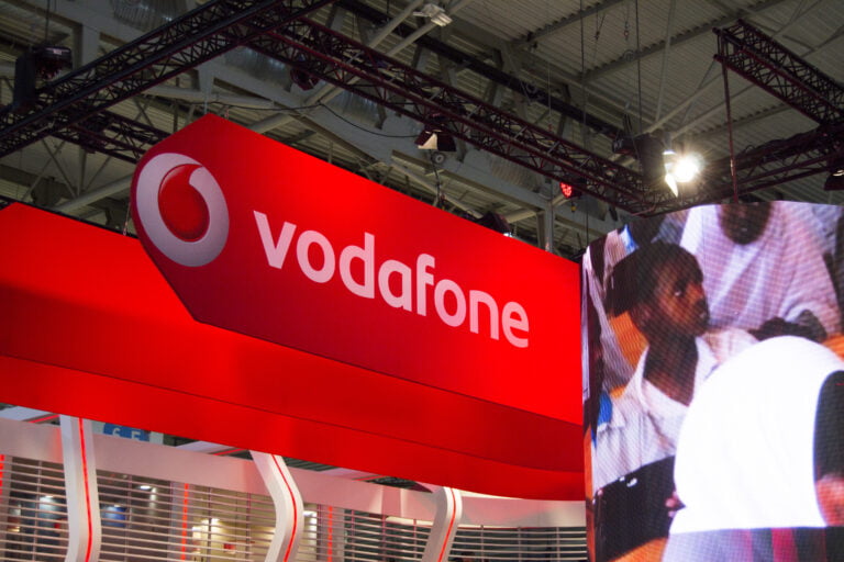Vodafone invierte 1.500 millones de dólares en Microsoft para mejorar sus servicios y la experiencia de cliente