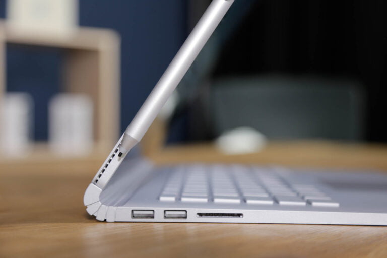 Surface Book 2 retrasa su actualización a Windows 10 1903 por un problema con la gráfica