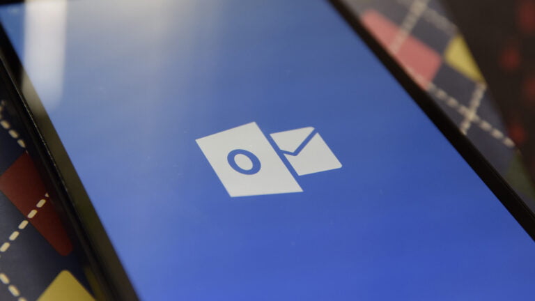 La brecha de seguridad de Outlook tuvo su origen en un iPhone y una cuenta de Microsoft Support