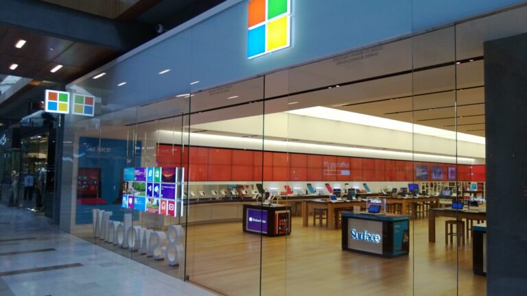 Microsoft cierra todas sus tiendas físicas y apuesta por la venta online