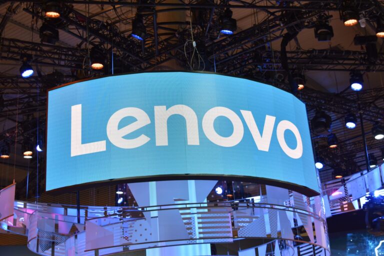 El CES 2024 nos traerá el Lenovo ThinkBook Plus, un híbrido entre portátil Windows y tableta Android