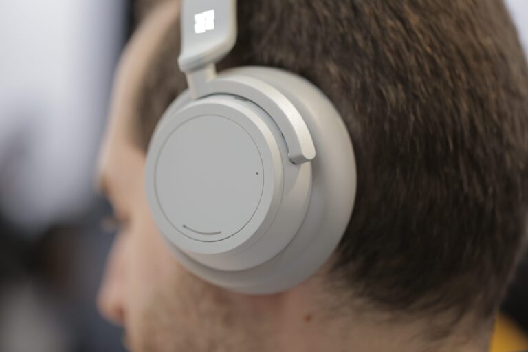 Microsoft anuncia los Surface Headphones, unos cascos premium con cancelación de ruido