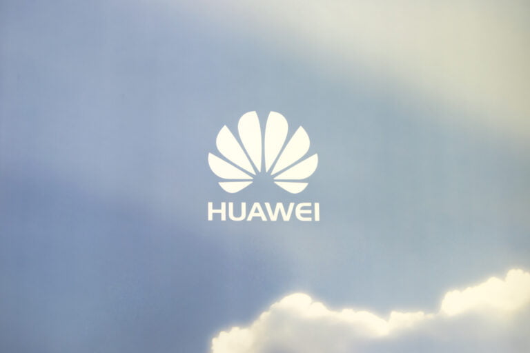 El Huawei MateBook X Pro se actualiza poniendo más distancia con el Macbook de Apple