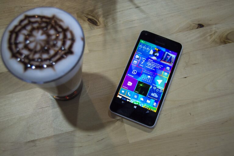 Windows 10 Mobile recibe la acumulativa 15254.582