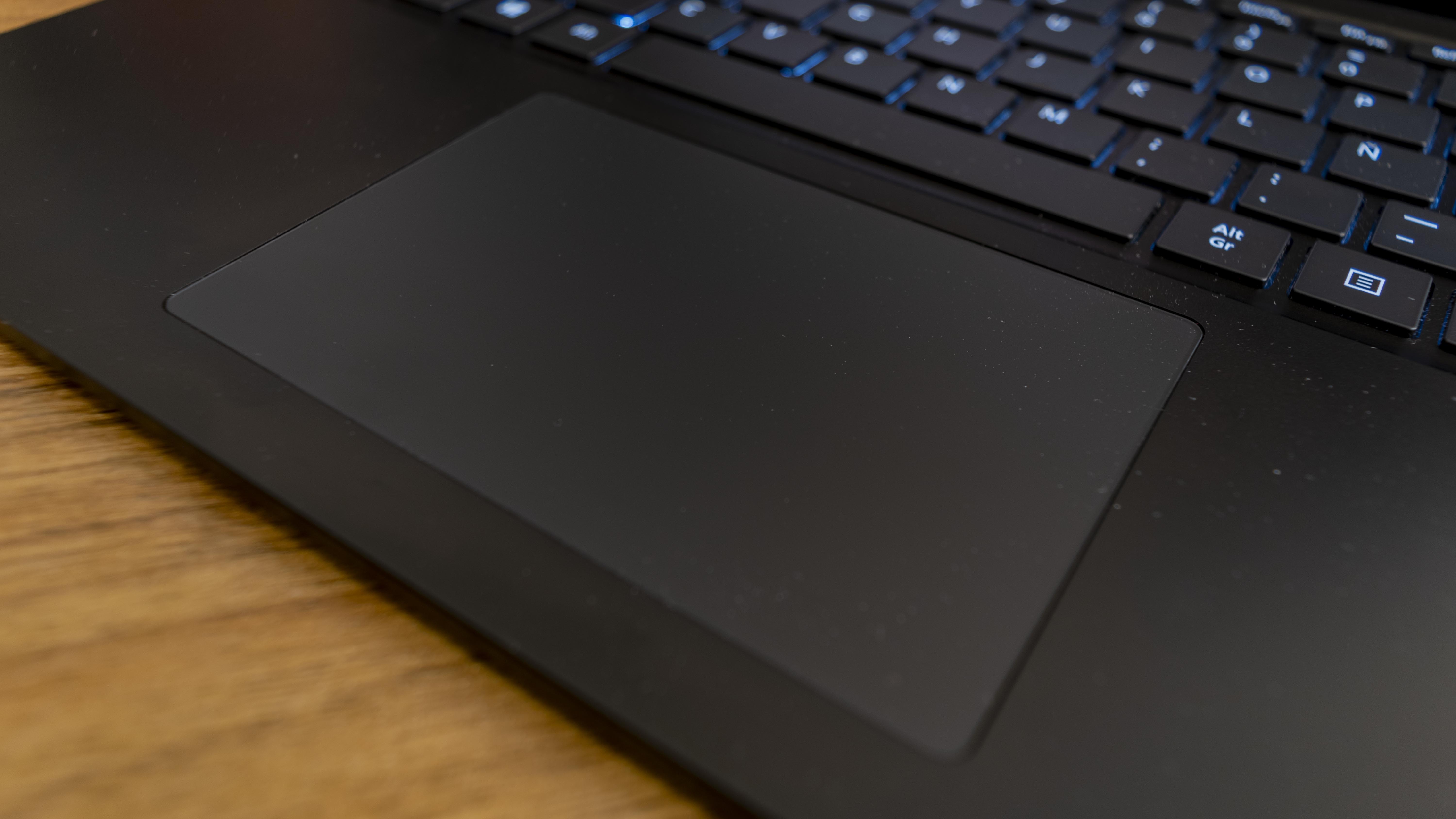 El touchpad es un 20% más grande en Surface Laptop 3