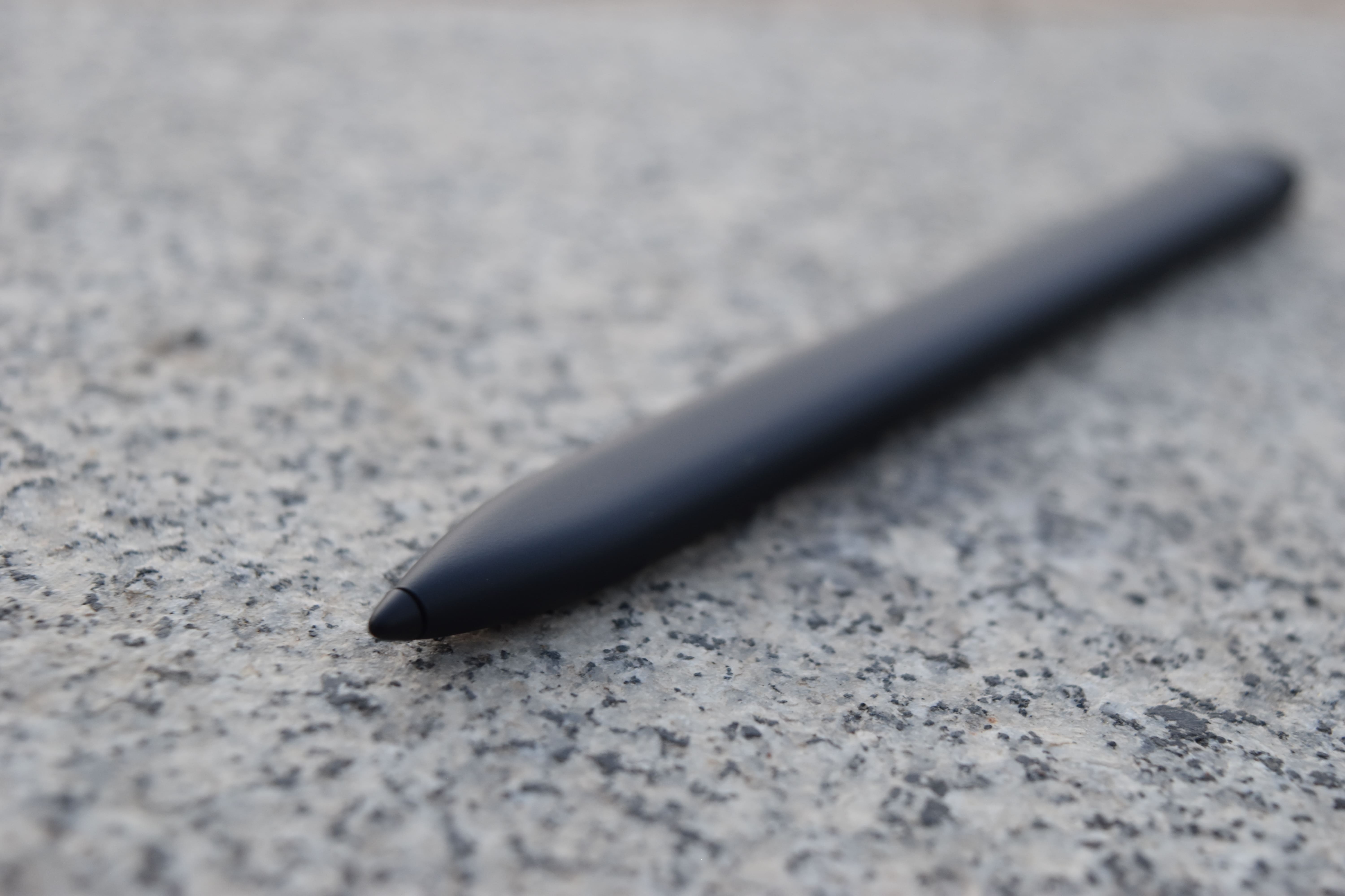 Vista angular de Surface Slim Pen