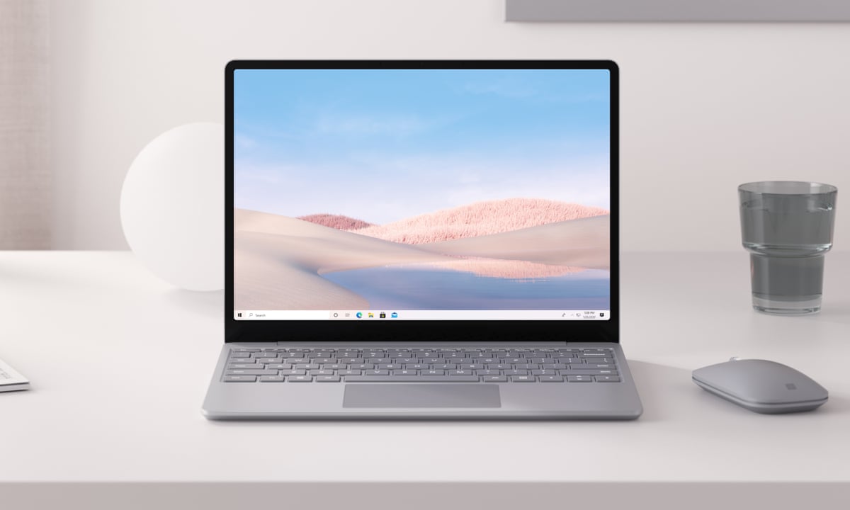 Imagen promocional de Surface Laptop Go