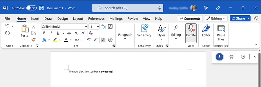 Captura de pantalla de Word que muestra la nueva barra de herramientas de dictado