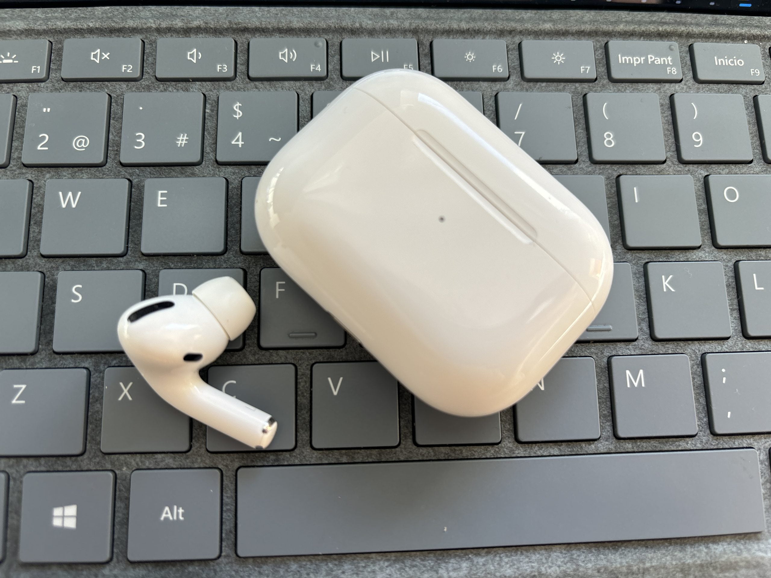 AirPods y Teams en Mac: Cómo silenciar tu micrófono con un toque