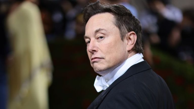 Elon Musk demanda a OpenAI por «desviarse de su objetivo original y convertirte en una subsidiaria de Microsoft»