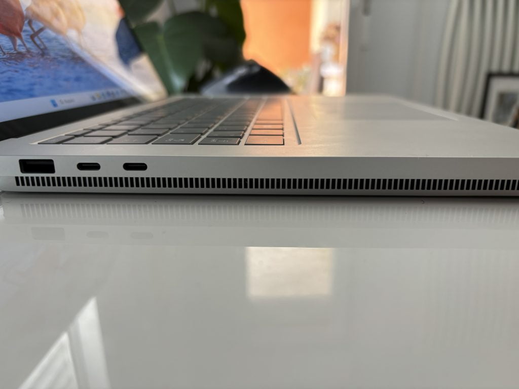 La conectividad de la Surface Laptop Studio 2