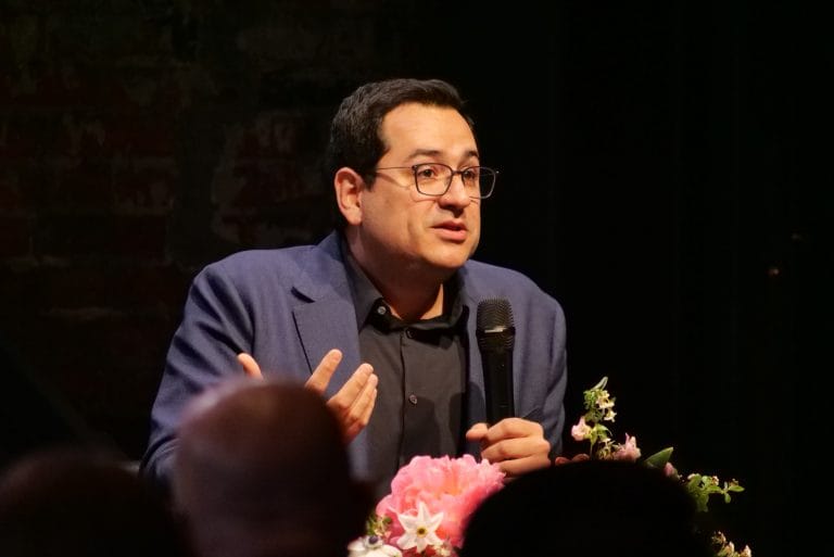 Microsoft ficha a Ali Farhadi para acelerar su independencia de OpenAI